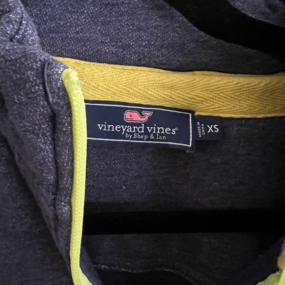 Vineyard Vines quarter zip with neon zipper - Picture 4 of 4